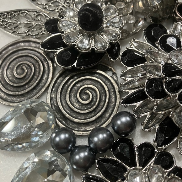 HANDMADE JEWELRY ART COLLAGE IN BLACK/WHITE/SILVER. OOAK 💝 HANDMADE - Picture 5 of 15